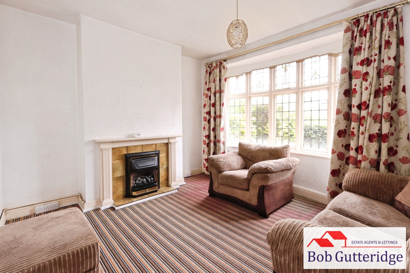 BAY FRONTED LOUNGE